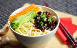 娱乐吃瓜酱吃面条小说,面条小说里的欢乐时光